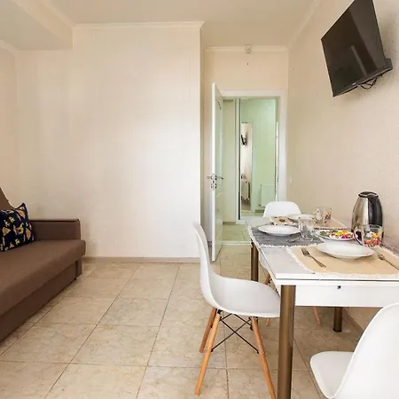In The Heart Of City, 1-2 Bedrooms With An In-house Restaurant * Chisinau