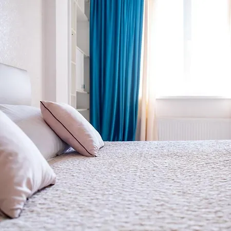 In The Heart Of City, 1-2 Bedrooms With An In-house Restaurant Apartment Chisinau