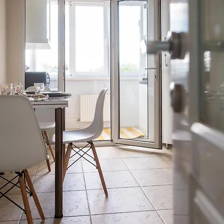 In The Heart Of City, 1-2 Bedrooms With An In-house Restaurant Chisinau