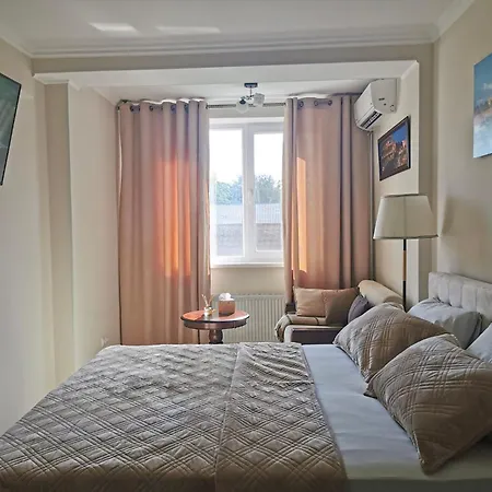 In The Heart Of City, 1-2 Bedrooms With An In-house Restaurant Chisinau