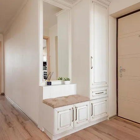 In The Heart Of City, 1-2 Bedrooms With An In-house Restaurant Apartment Chisinau